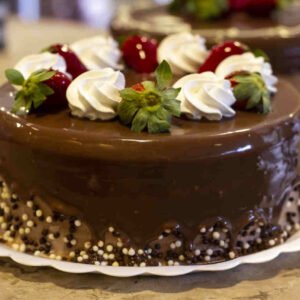 Torta Trufa de Chocolate com Morango da Gamela (kg)